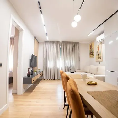 Διαμέρισμα Erlis Comfy Cozy 1 Komuna Parisit *